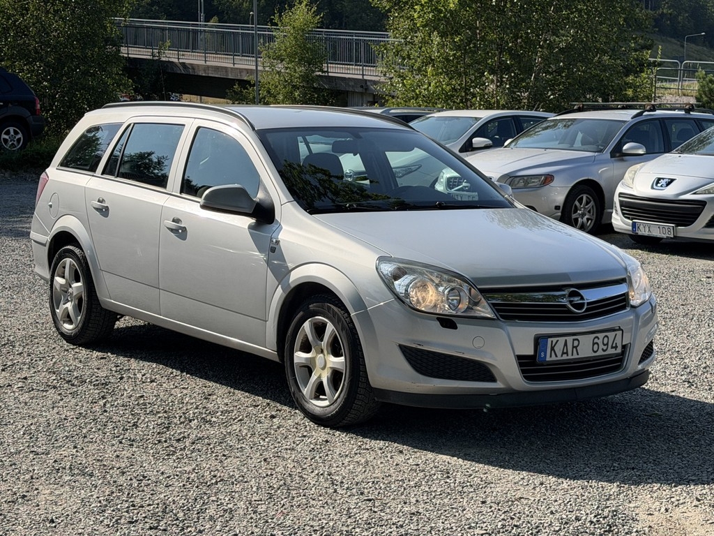 Opel Astra 2010, bild 2/47