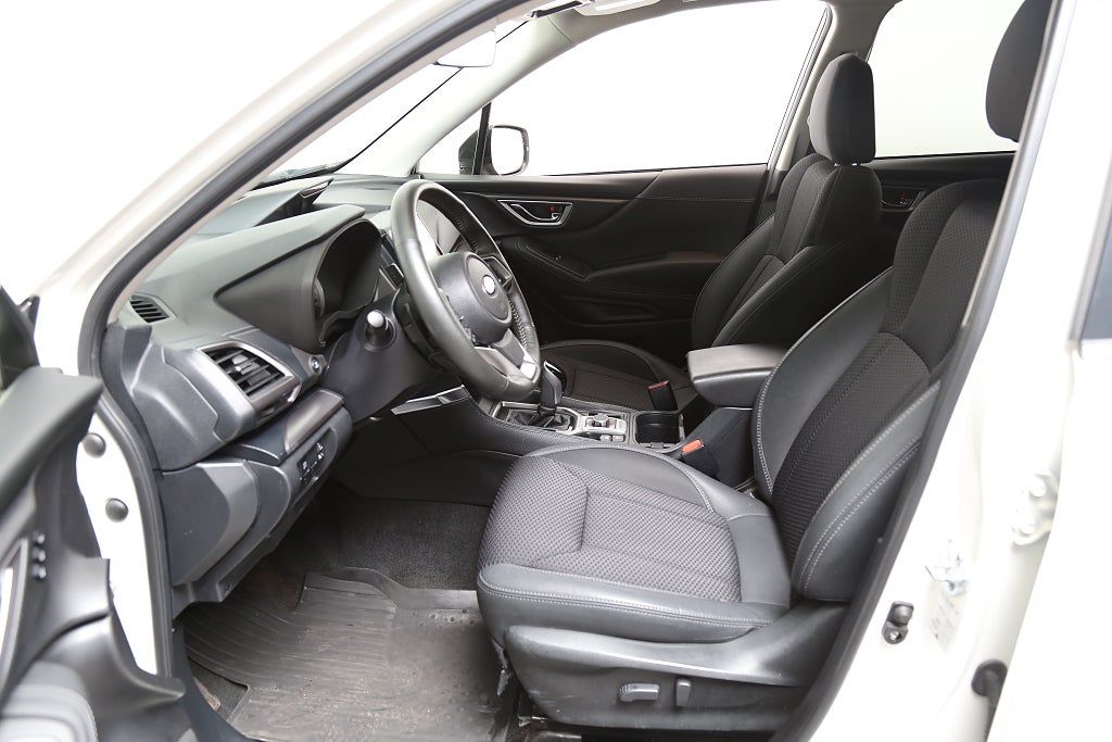 Subaru Forester 2,0i e-Boxer XFuel Active AWD Aut Extraljus Motor-v 2024