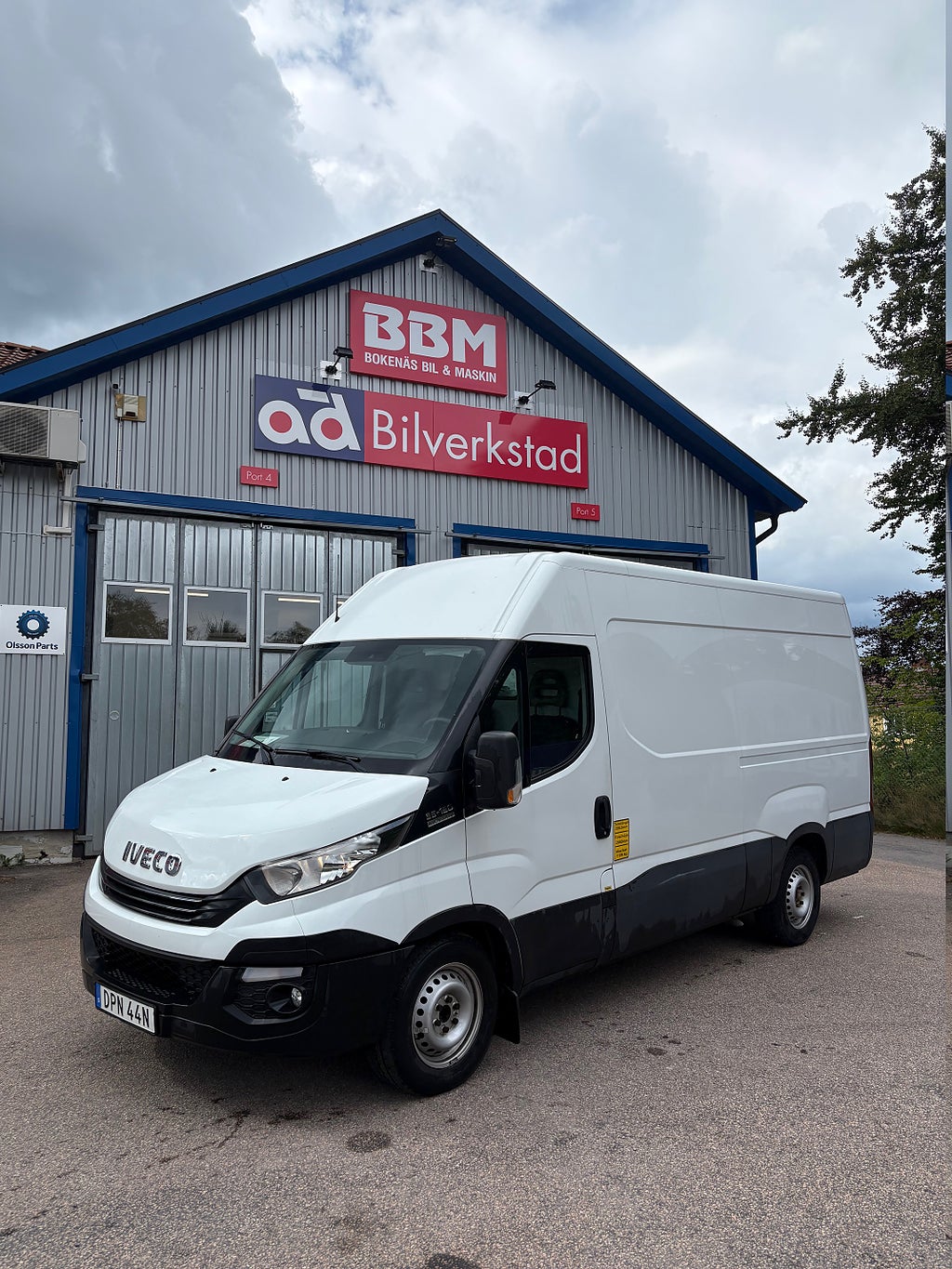 Iveco Daily 35-120 Skåpbil 2.3 JTD Automat Värmare 12m3