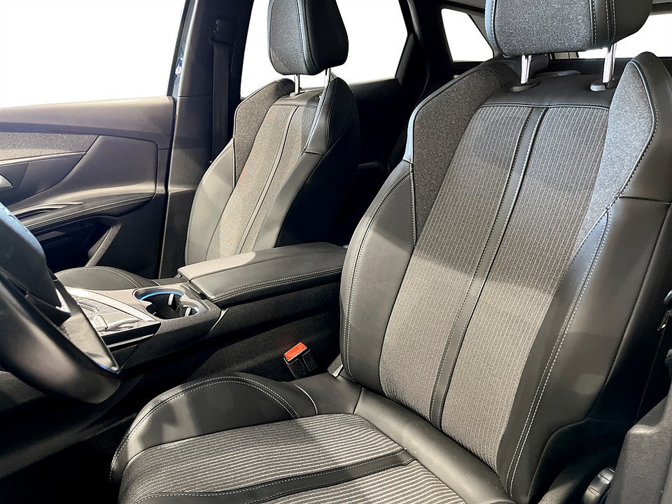 Bild på Peugeot 3008 Allure Pack 1.2 PT 130hk Aut B-KAMERA NAVI