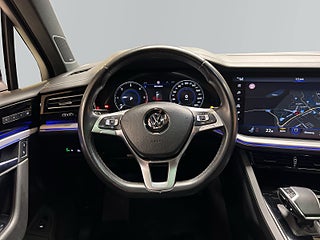 Volkswagen Touareg 3.0 V6 TDI 4M R-Line Luft Drag Dvärm Night vision HuD Pano S&V