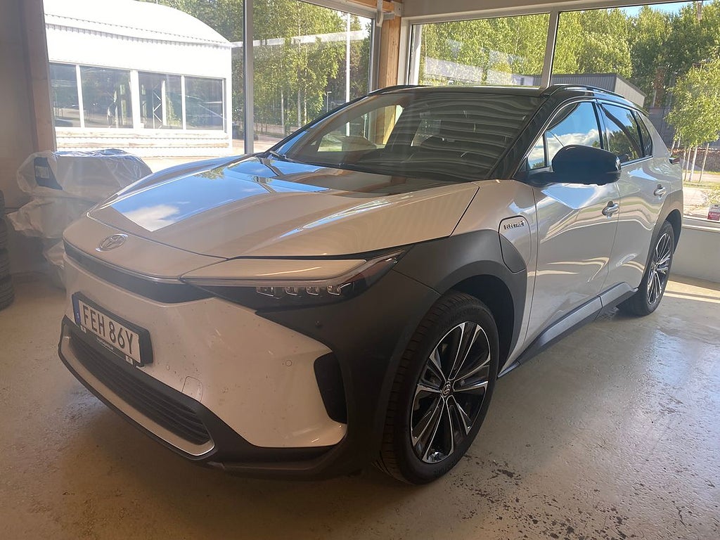 Toyota bZ4X AWD Executive 20 Panoramaglastak Vinterhjul