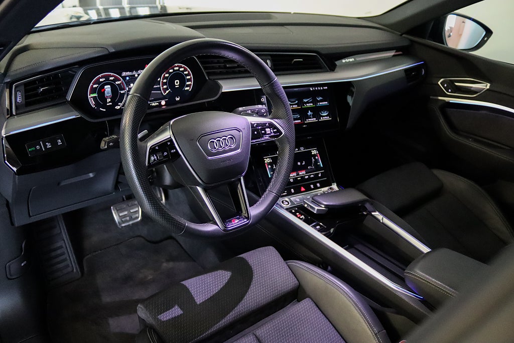 Audi Q8 e-tron Quattro S-line MOMS Pano B&O Matrix 360° Drag