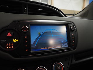 Halvkombi Toyota Yaris 18 av 19