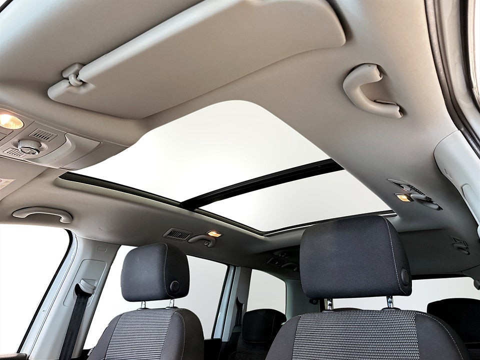 Bild på Volkswagen Sharan Base 2.0 TDi 150hk AWD 7-SITS PANO B-KAMERA