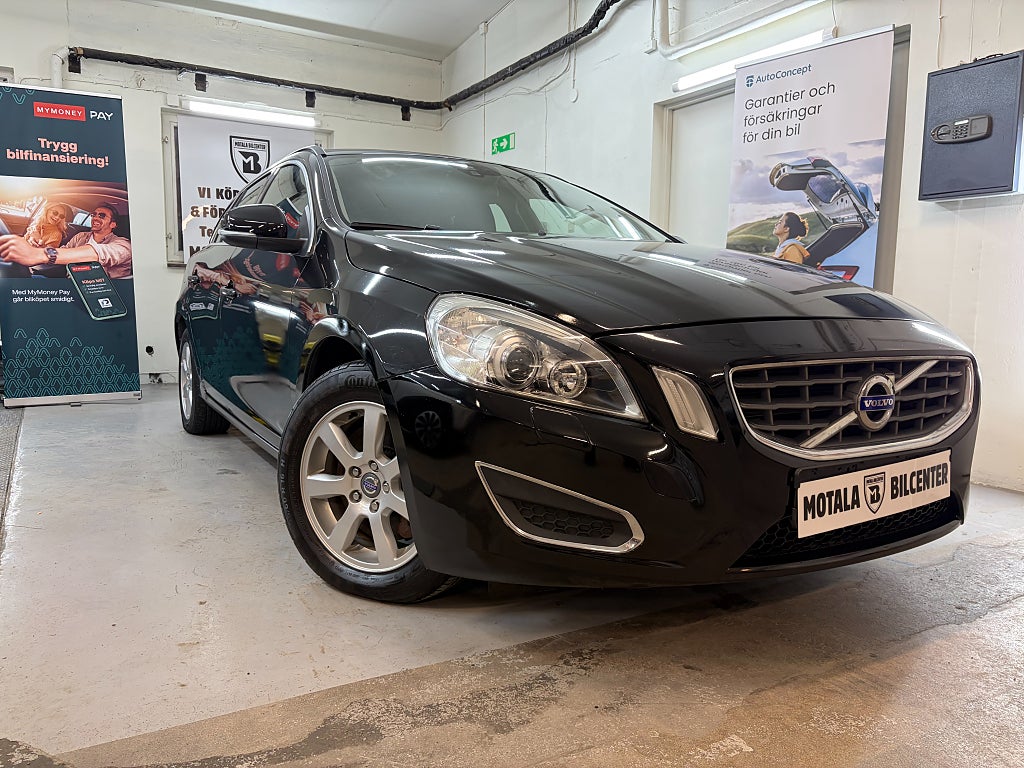 Volvo V60 D5 AWD Geartronic Momentum Euro 5. Ny Kamrem. 