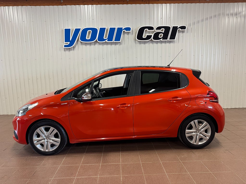 Peugeot 208 5-dörrar 1.2 PT AUTOMAT| Euro 6|Panorama|360:- årsskatt