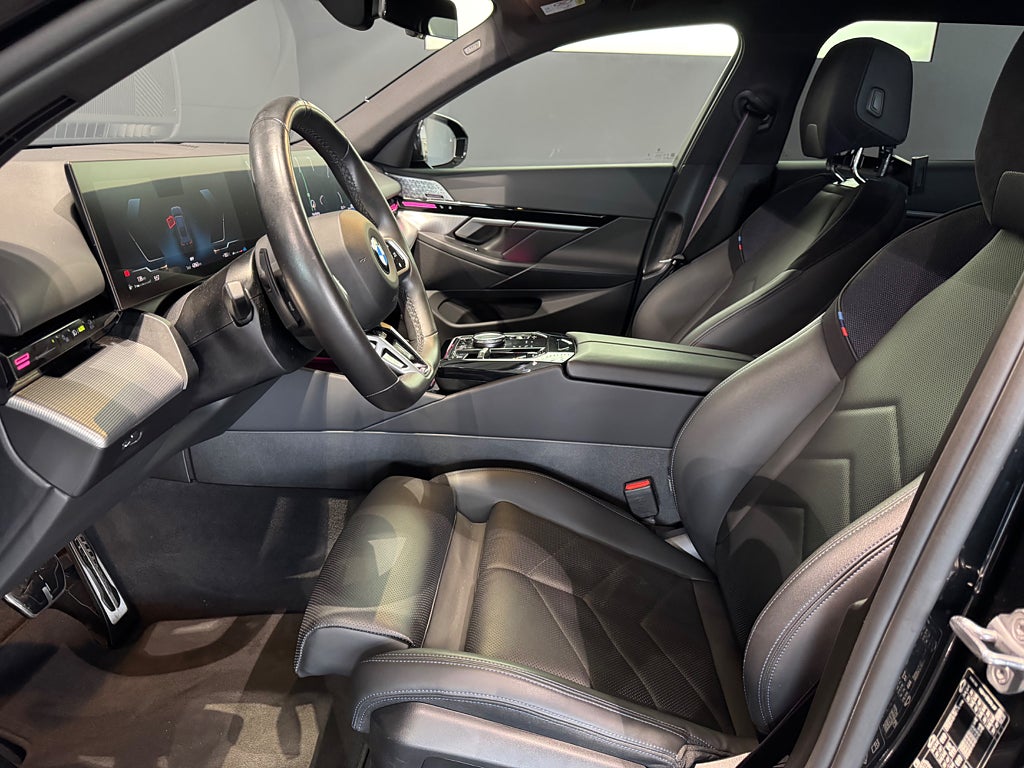BMW 520d xDrive Touring M Sport Drag Värmare Bowers & Wilkins - bild 3