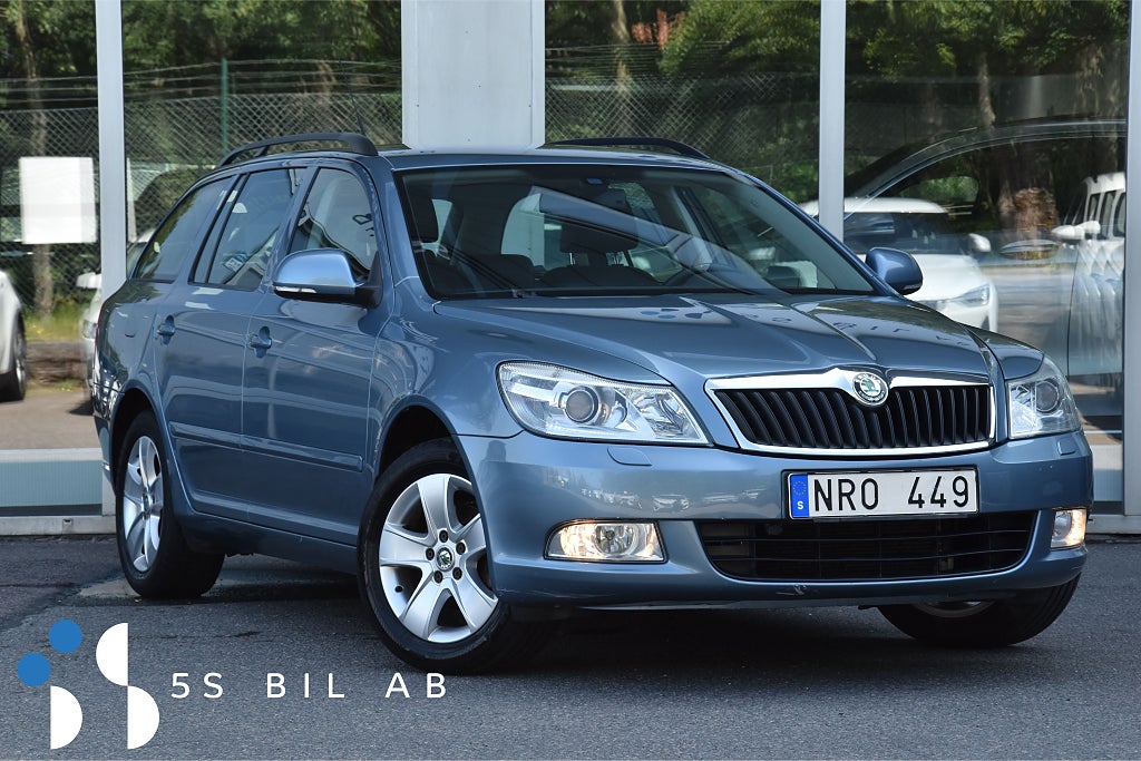 Skoda Octavia Kombi 1.6 MPI Elegance P-SENSOR AUX HALVKSINN 102HK