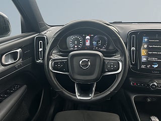 Volvo XC40 Recharge T4 R-Design Drag/360/HuD/SoV-Däck/Rattvärm – bild 9