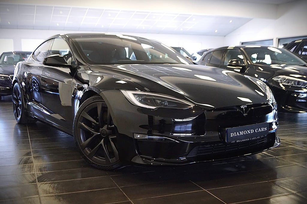 Tesla Model S Plaid 1020hk\\Pano\\Drag\\Yoke\\MOMS\\Vinterdäck