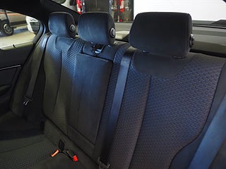 Sedan BMW 330e 15 av 21