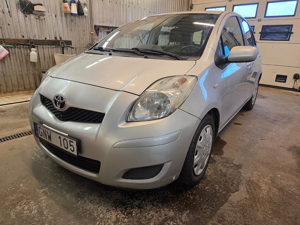 Toyota Yaris 5-dörrar 1.33 Dual 16000 Mil Euro 4
