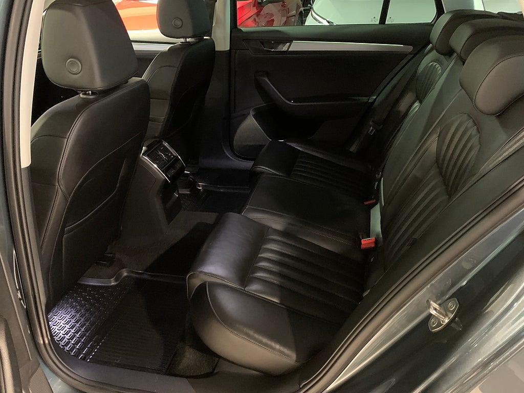 Skoda Superb 1.5 TSI | Business Ed | Drag | Kamera | Värmare 2019