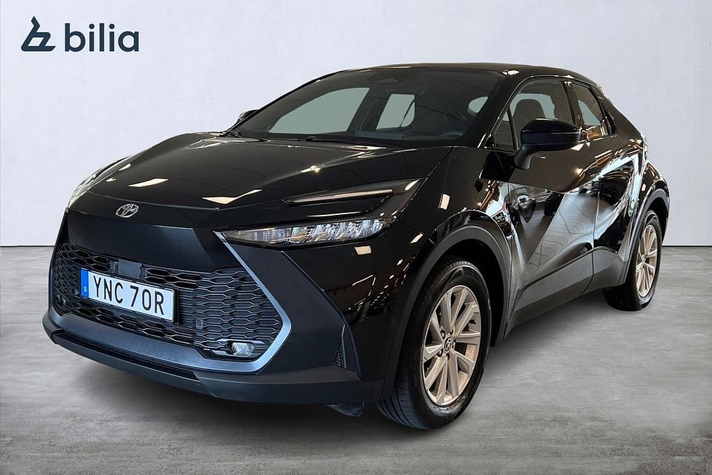 Toyota C-HR 2,0 Laddhybrid Active Värmare Moms