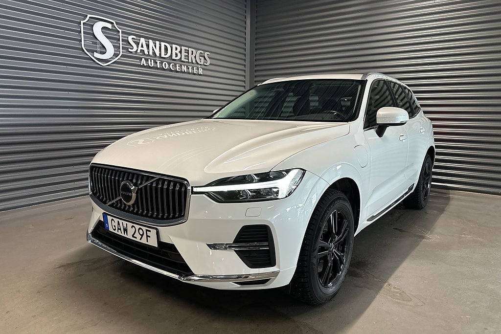 Volvo XC60 Recharge T6 AWD Momentum Värmare Panorama Navi Drag Eu6