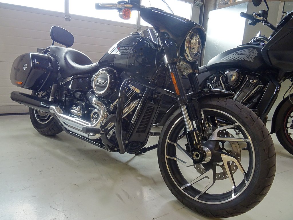 Harley-Davidson SPORT GLIDE FLSB 