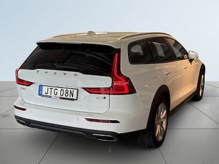Volvo V60 Cross Country B4 AWD Advanced Pro Edition Lågmil/MOMS/Ledramp/SoV – bild 6