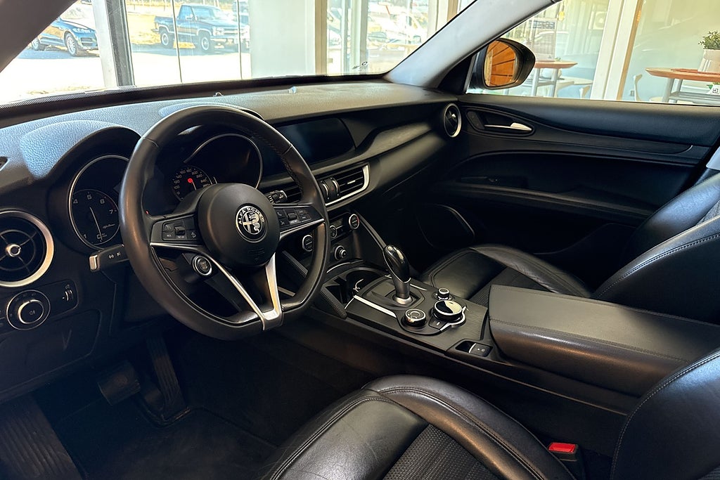 Alfa Romeo Stelvio 2.0 Turbo Super 16V Q4 Kamera Drag Navi  miniatyr 5