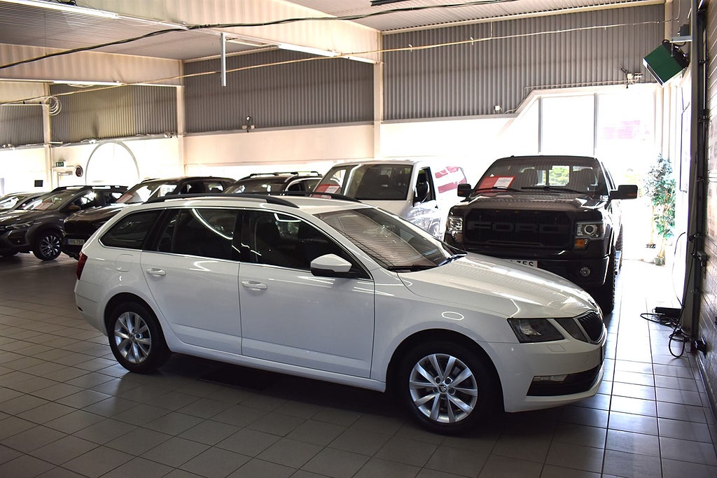 Skoda Octavia Kombi 1.0 TSI 115hk Ambition Carplay Farthållare