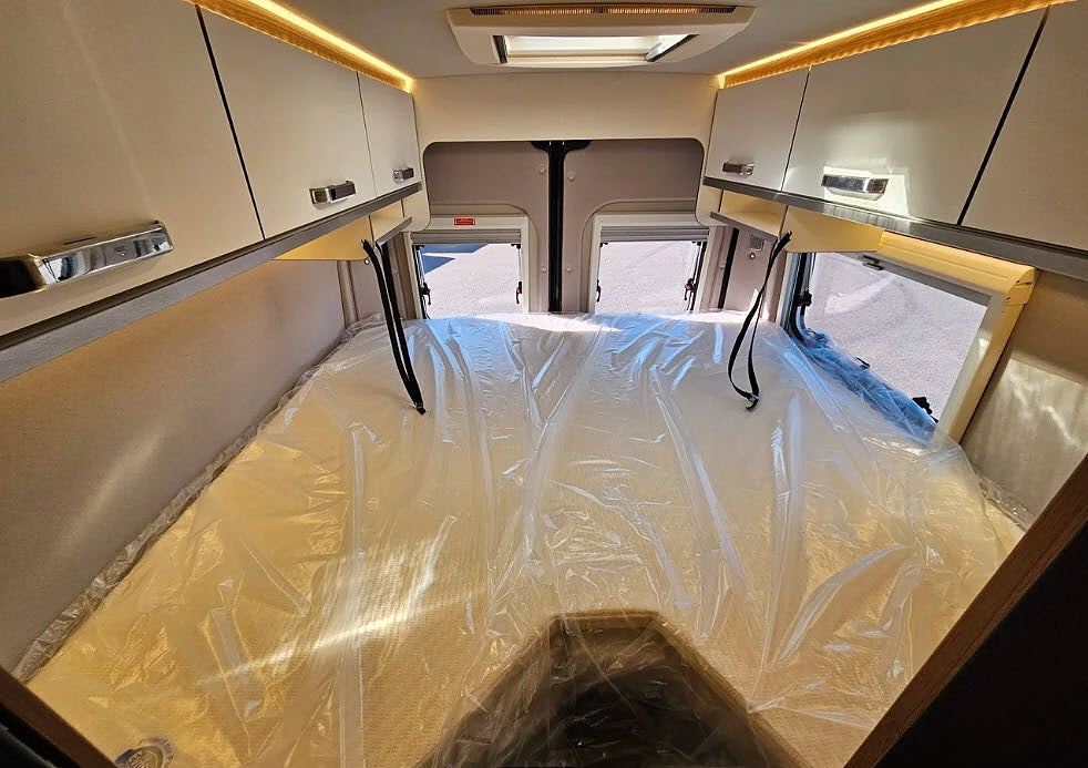 Weinsberg 630  Carabus ME Edition Fire , automat,  långbädd thumbnail