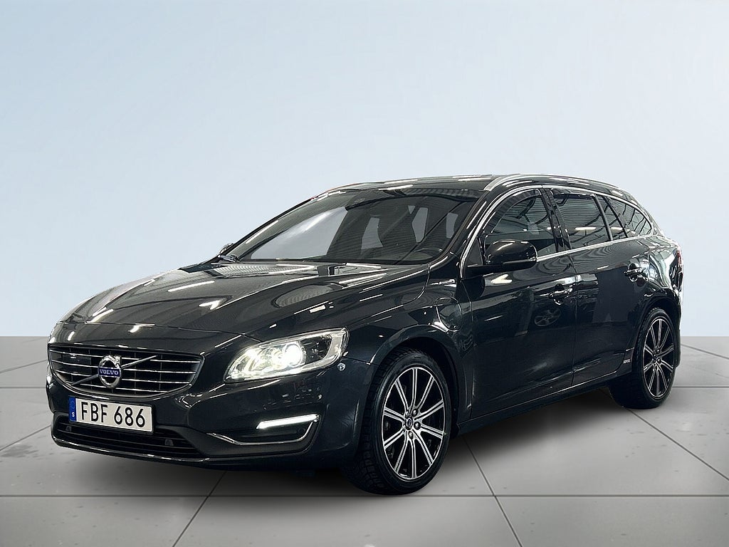 Volvo V60 D5 Plug-in Hybrid AWD Summum Navi/Pvärm/Skinn/BT/Drag