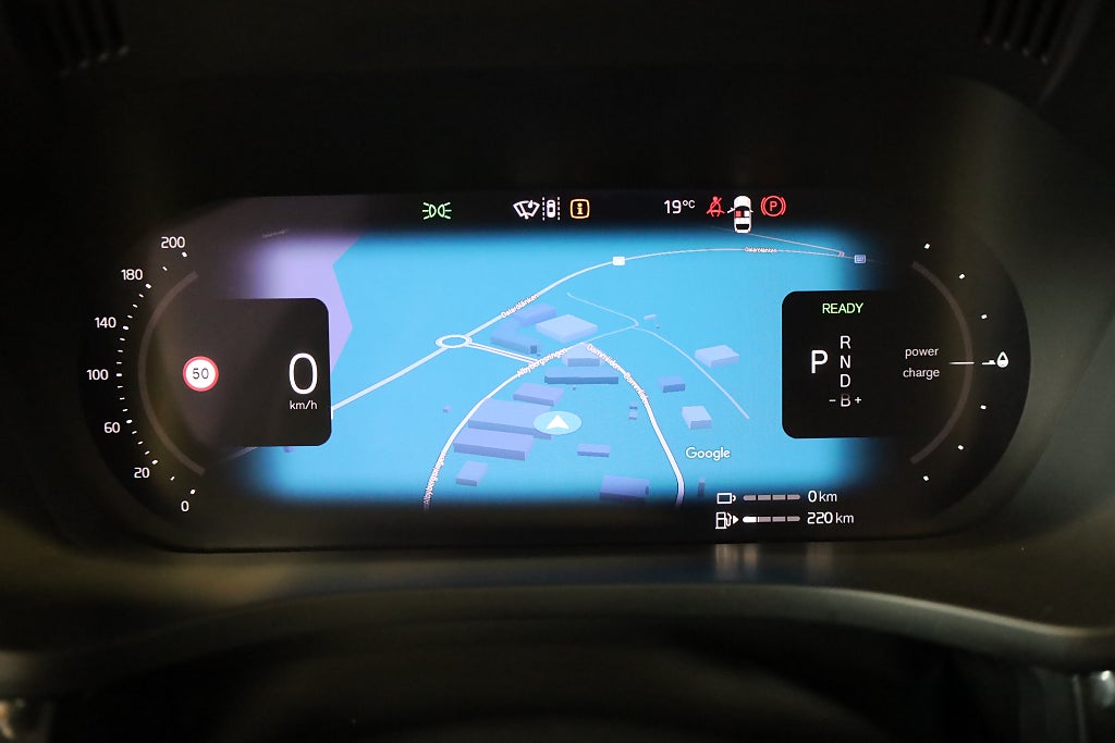 Volvo XC60 Recharge T6 AWD Geartronic Core Edition Drag Navi Moms