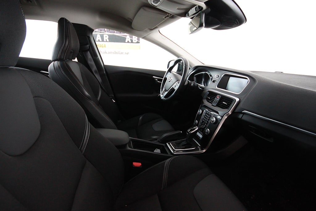 Volvo V40 2018 - miniatyr 3