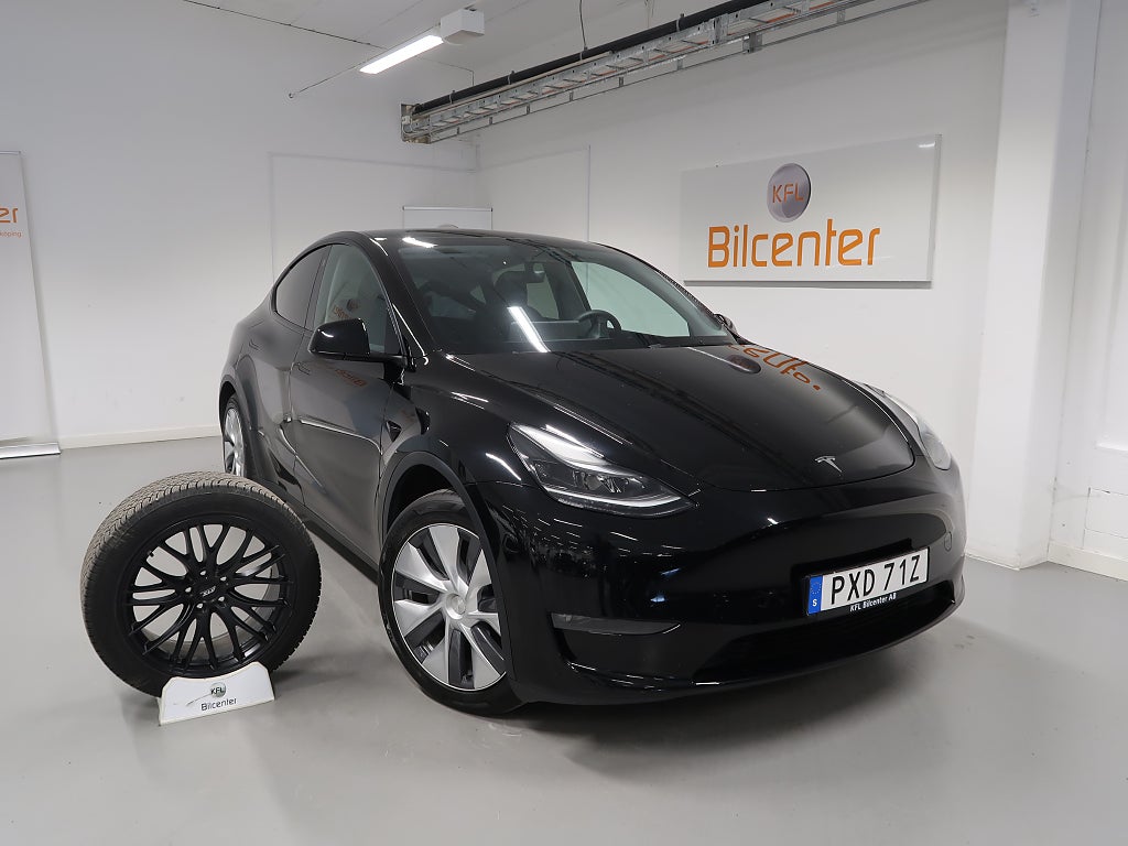 Tesla Model Y *3,99% RÄNTA* Long Range AWD V-Däck ingår Drag-Pano-Kam