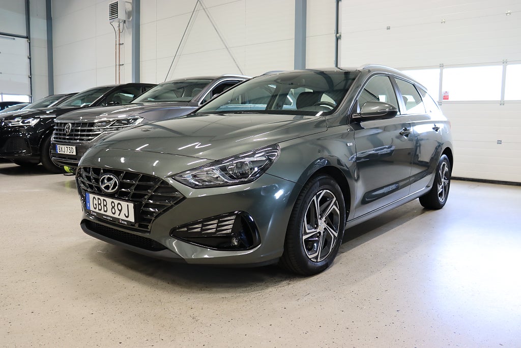 Hyundai i30 Kombi 1.0 T-GDI DCT Essential B-Kamera Keyless 120hk