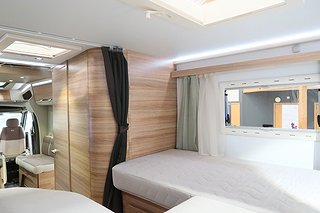 Husbil-halvintegrerad Adria Matrix Supreme 687 SL 27 av 35