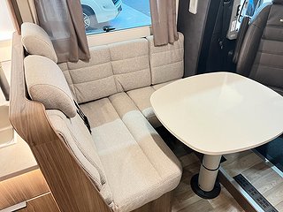 Husbil-halvintegrerad Kabe Travel Master Royal X 780 LGB 16 av 32