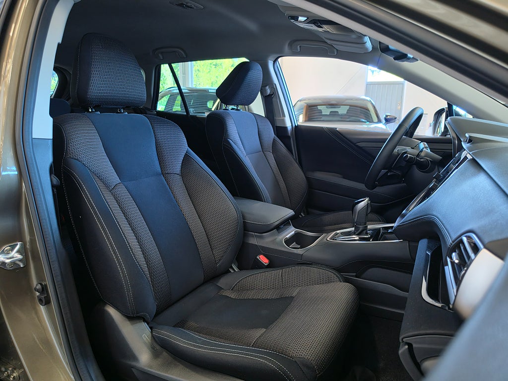 Subaru Outback 2.5 4WD XFuel / Låg skatt / Serviceavtal ingår /