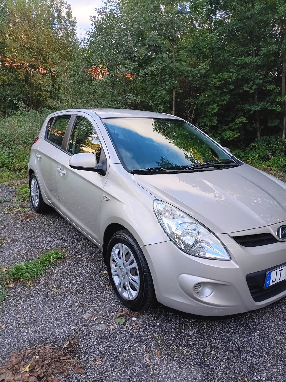 Hyundai i20 5-dörrar 1.4 Select Euro 4 2009, bild 2/10