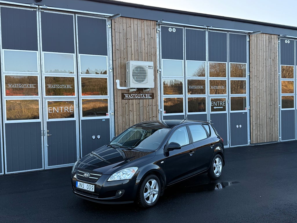 Kia Ceed cee'd 1.6 CVVT EX Lågamil | Välservad | 1 brukare