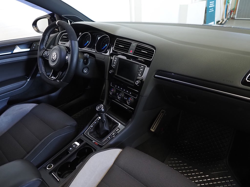 Volkswagen Golf 3-dörrars R 2.0 TSI 300hk 4Motion Manuell | Dynaudio | 2016