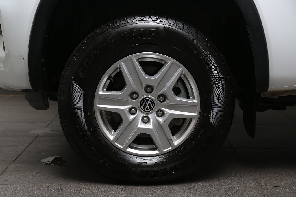Volkswagen Amarok 2,0 TDI 4Motion Life DSG Flak Kåpa P-värme Drag Leasbar 2025