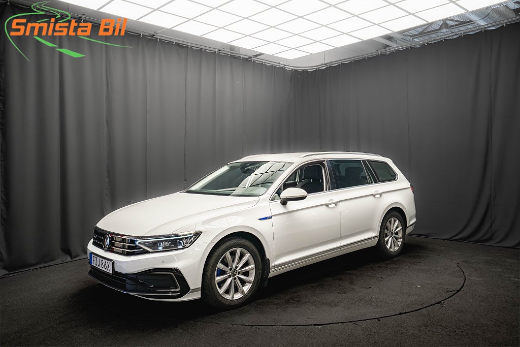 Volkswagen Passat GTE EXECUTIVE DRAG KAMERA CARPLAY MOMS