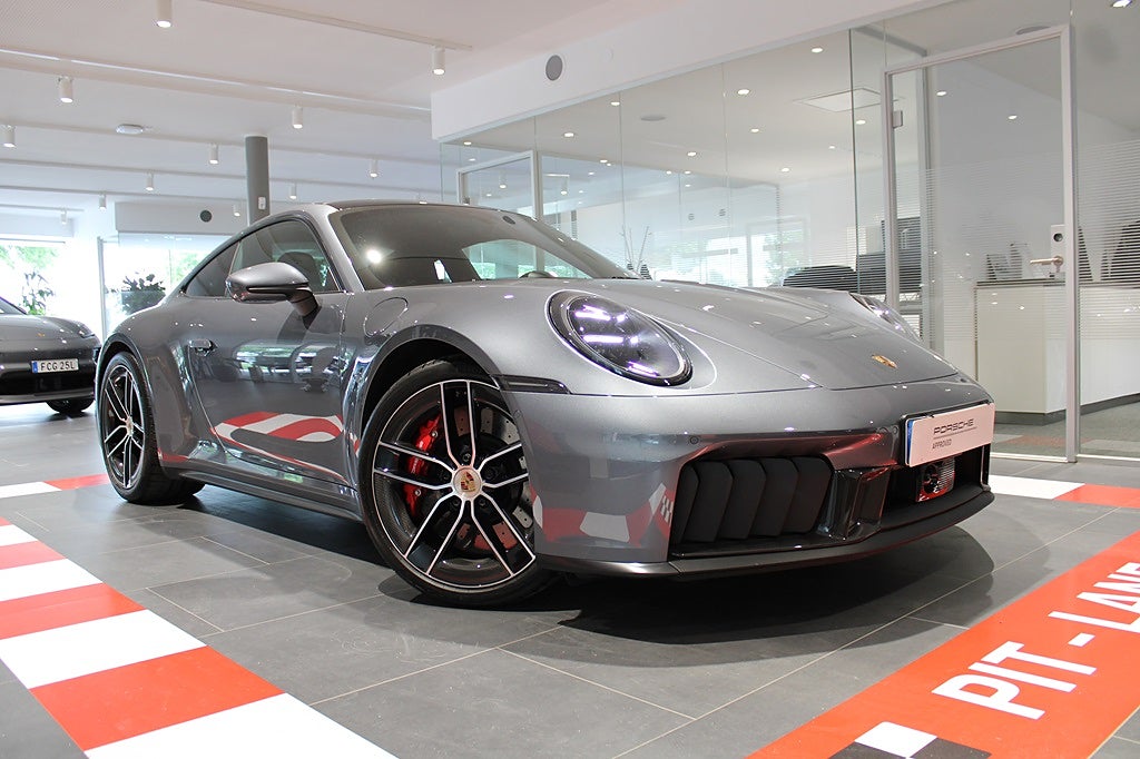 Porsche 911 Carrera CARRERA 4 GTS