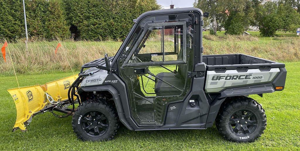 CFMOTO UForce 1000 Hyttpaket & Hydralisk Plog