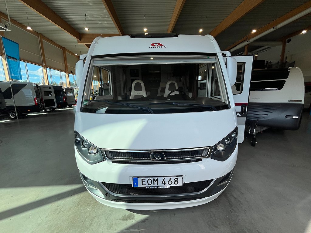 Adria Sonic Plus 700 SL / Automat 150hk / Solcell x2 / Ugn - Adria