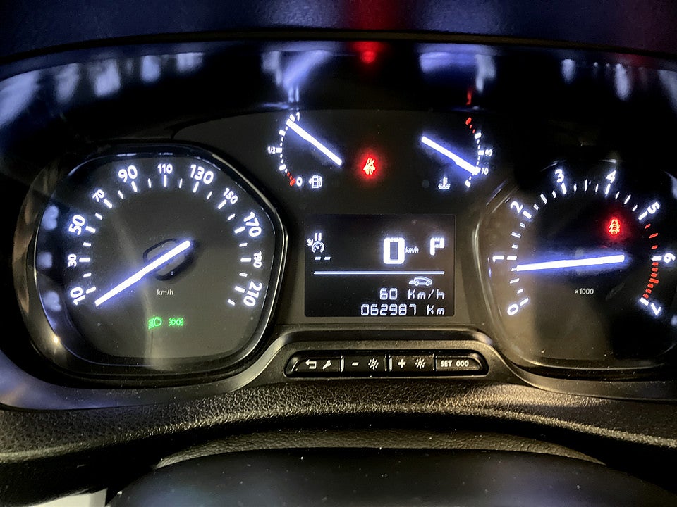 Bild på Peugeot Expert PRO+ 2.0 BHDi 145hk Aut L3 DRAG B-KAMERA