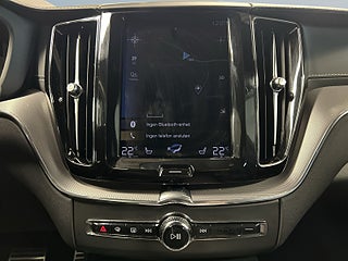 Volvo XC60 B5 AWD Geartronic R-Design S&V/H/K/Drag/Kamera/Värmare – bild 15