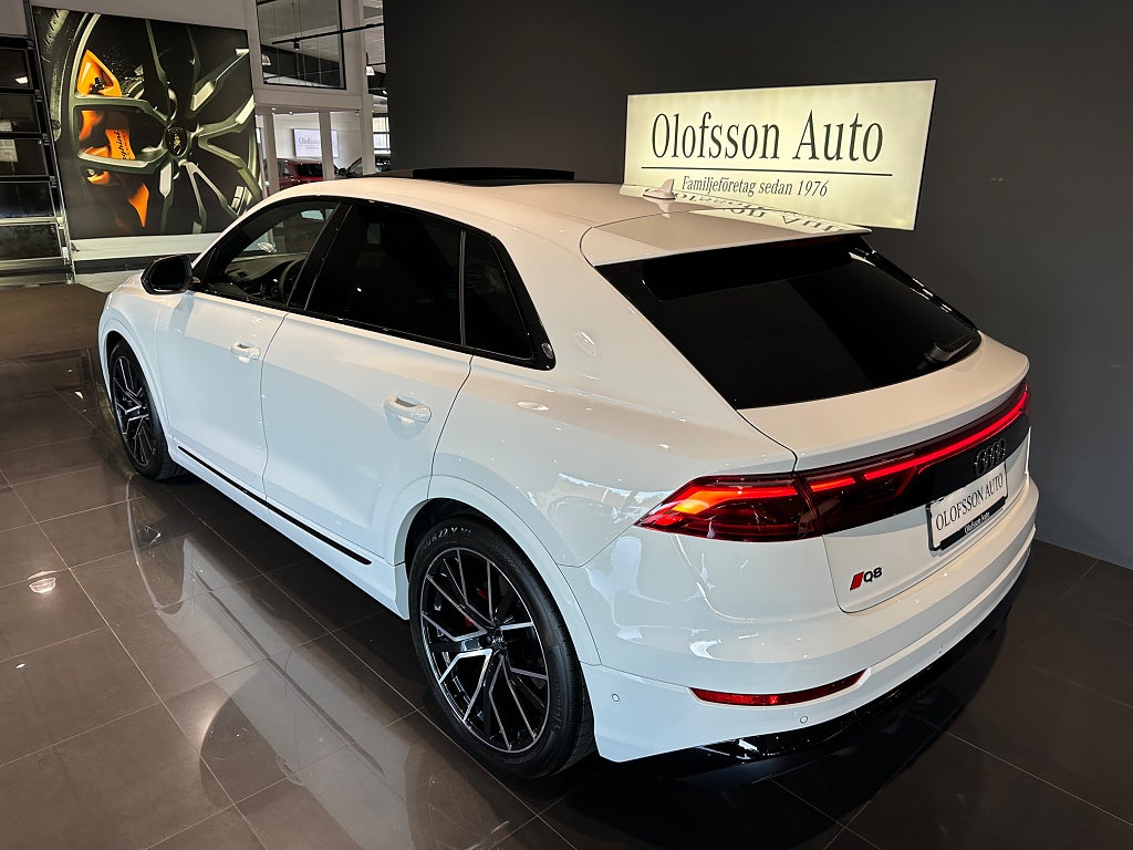 Audi Q8 50 TDI quattro S Line Panorama B&O Värmare Drag - bild 18
