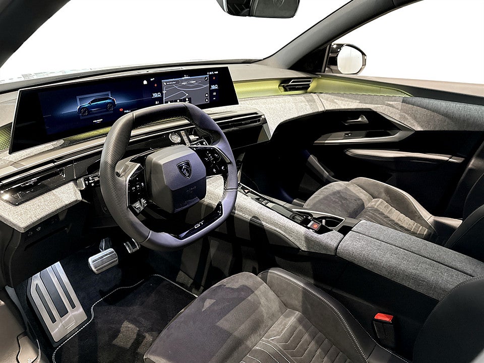 Bild på Peugeot 5008 GT Ultimate Hybrid 145hk Aut 7-SITS ELSTOL B-KAMERA