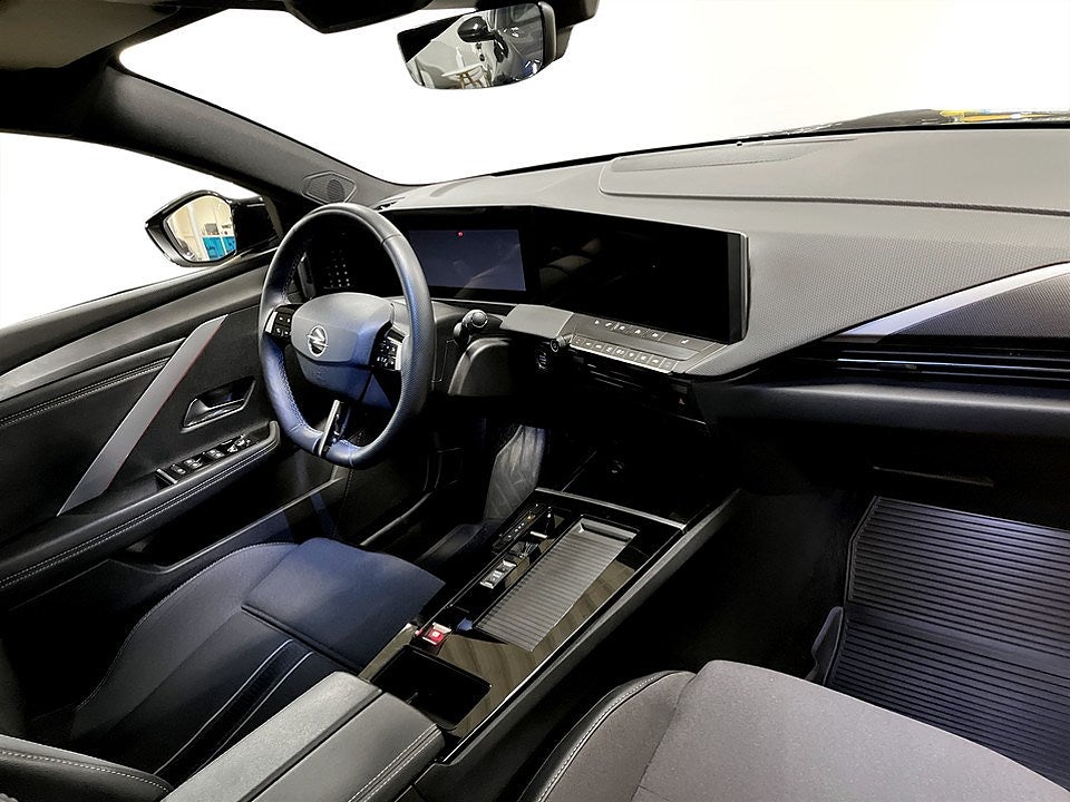 Bild på Opel Astra ST GS 1.2 PT 130hk Aut - B-KAMERA,NAV,CARPLAY