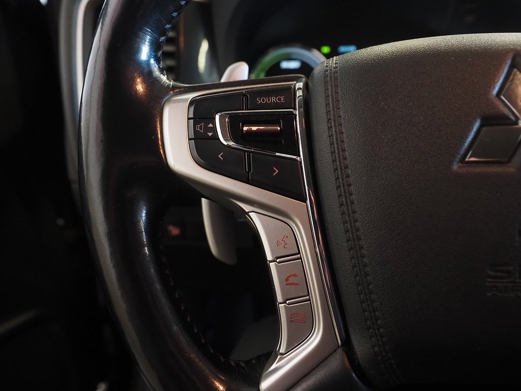 Mitsubishi Outlander PHEV 4WD CVT Comfort Drag Kamera 2017