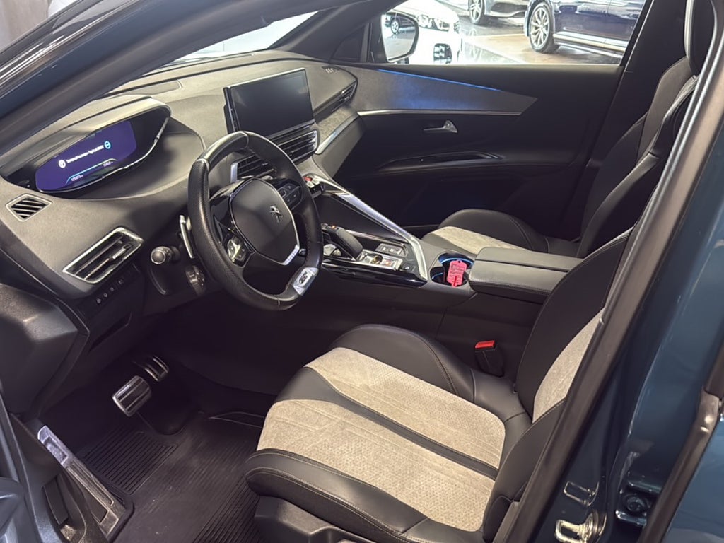 Peugeot 3008 HYBRID4 300 EAT GT