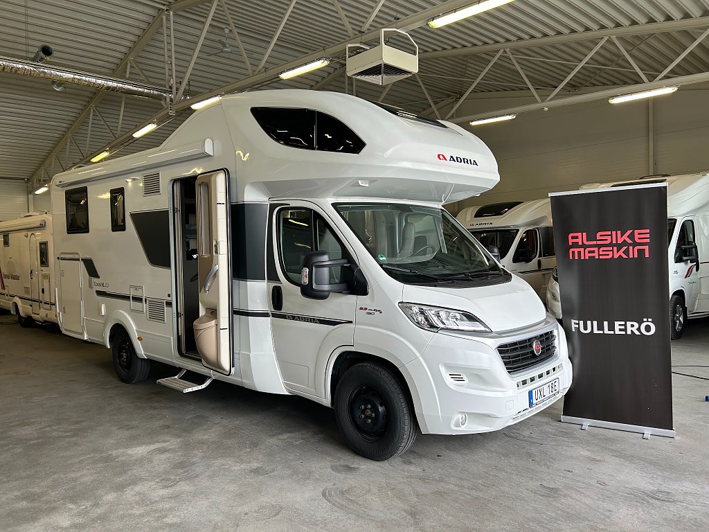 Adria Coral XL 670 SL  / Markis / 3 500kg / 1 ägare / B-kort