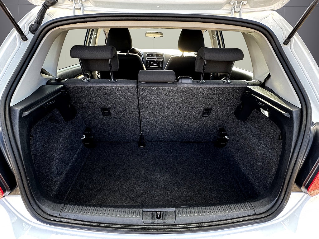 Volkswagen Polo 5-dörrar 1.2 TSI R-Line Base P-Sensorer Ny servad - miniatyr 16